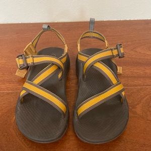Chaco sandals youth size 4